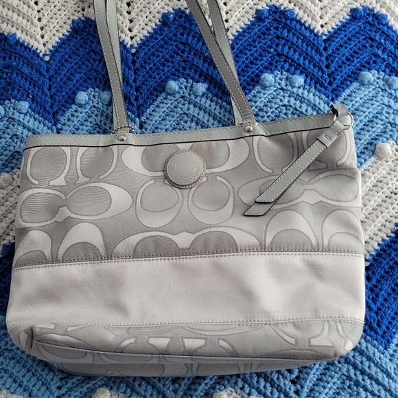 - 😀- GUC Coach Bag - Picture 12 of 16